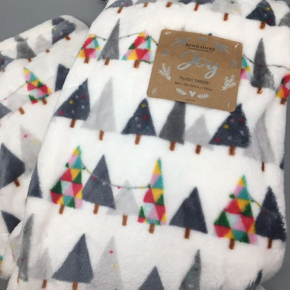 NEW Berkshire Christmas Tree Lights Throw Blanket Microfleece 50x70